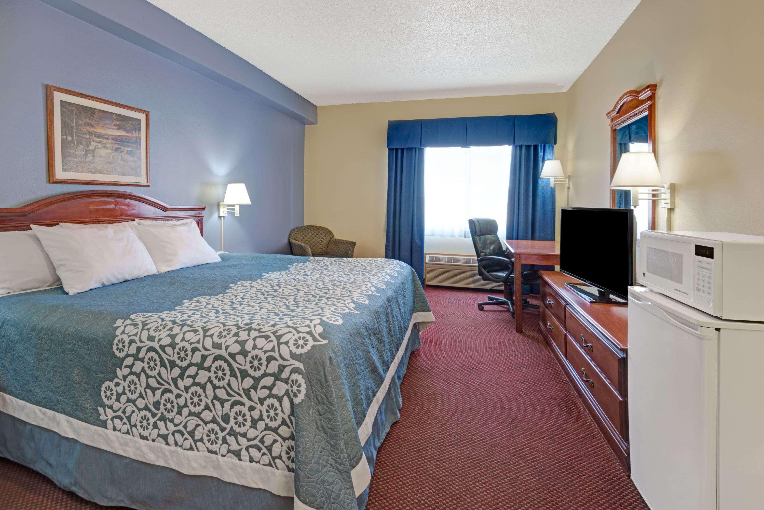 Days Inn By Wyndham Laramie Exterior photo