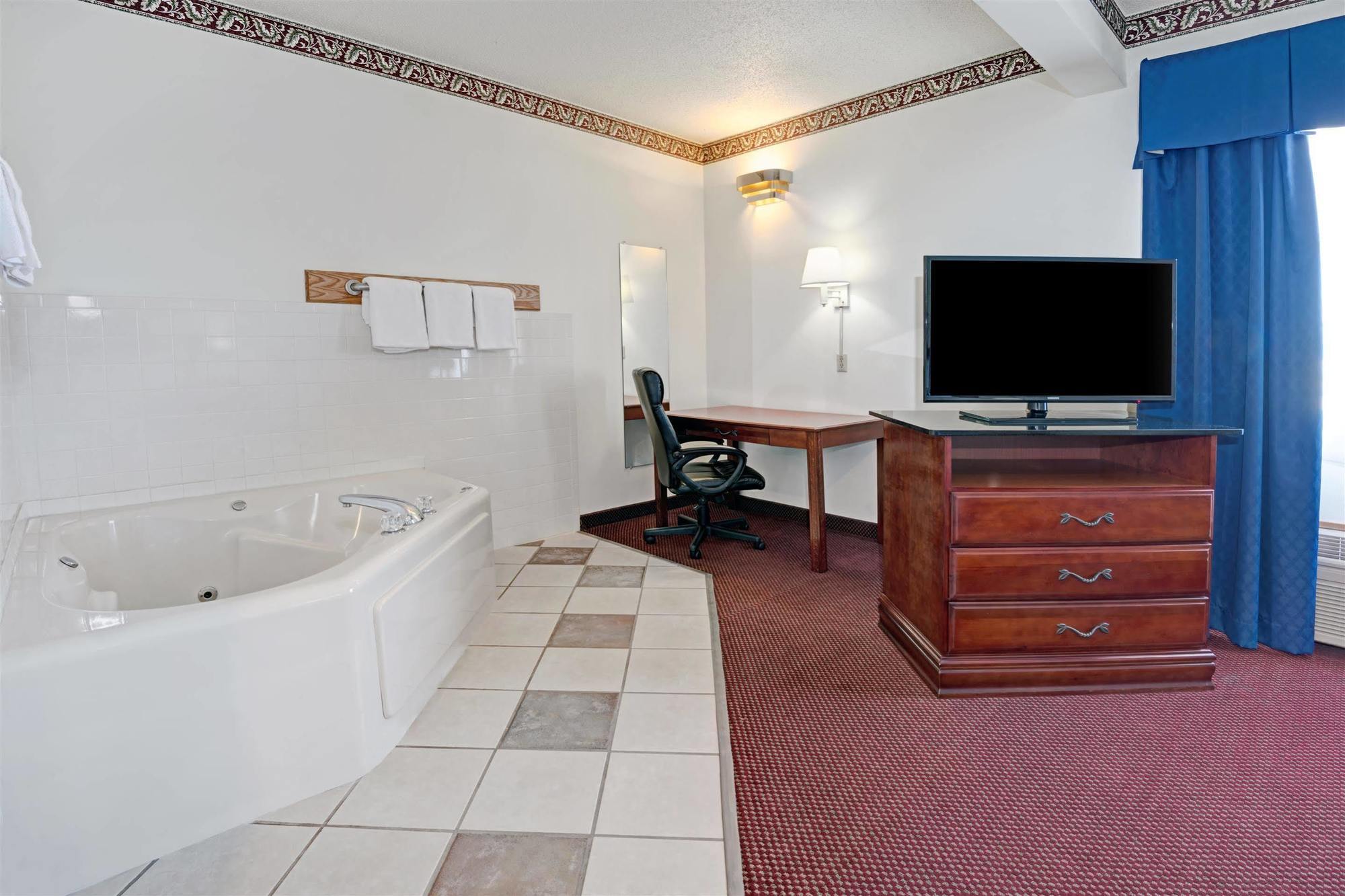 Days Inn By Wyndham Laramie Exterior photo